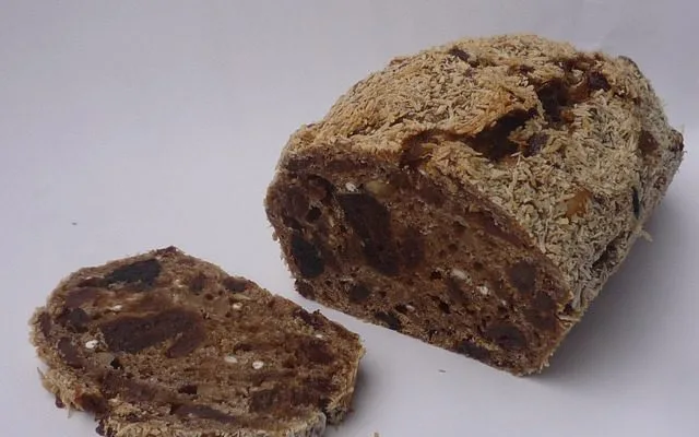 barmbrack ír halloweeni gyümölcskenyér