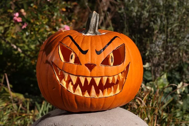 rémisztő halloween tök arc